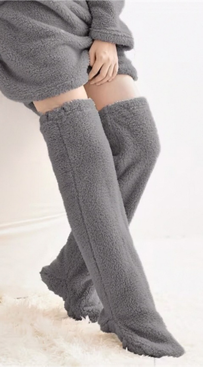 Welsoft Peluş Diz Üstü Ev Çorabı – Yumuşak, Sıcak ve Rahat